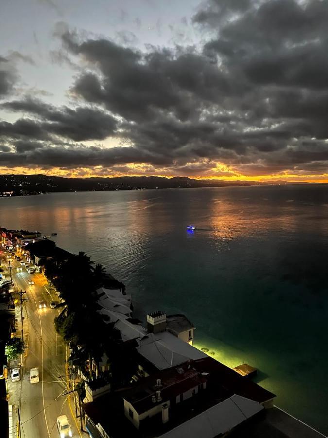 Deluxe Montego Bay Club Studio & Suites Экстерьер фото