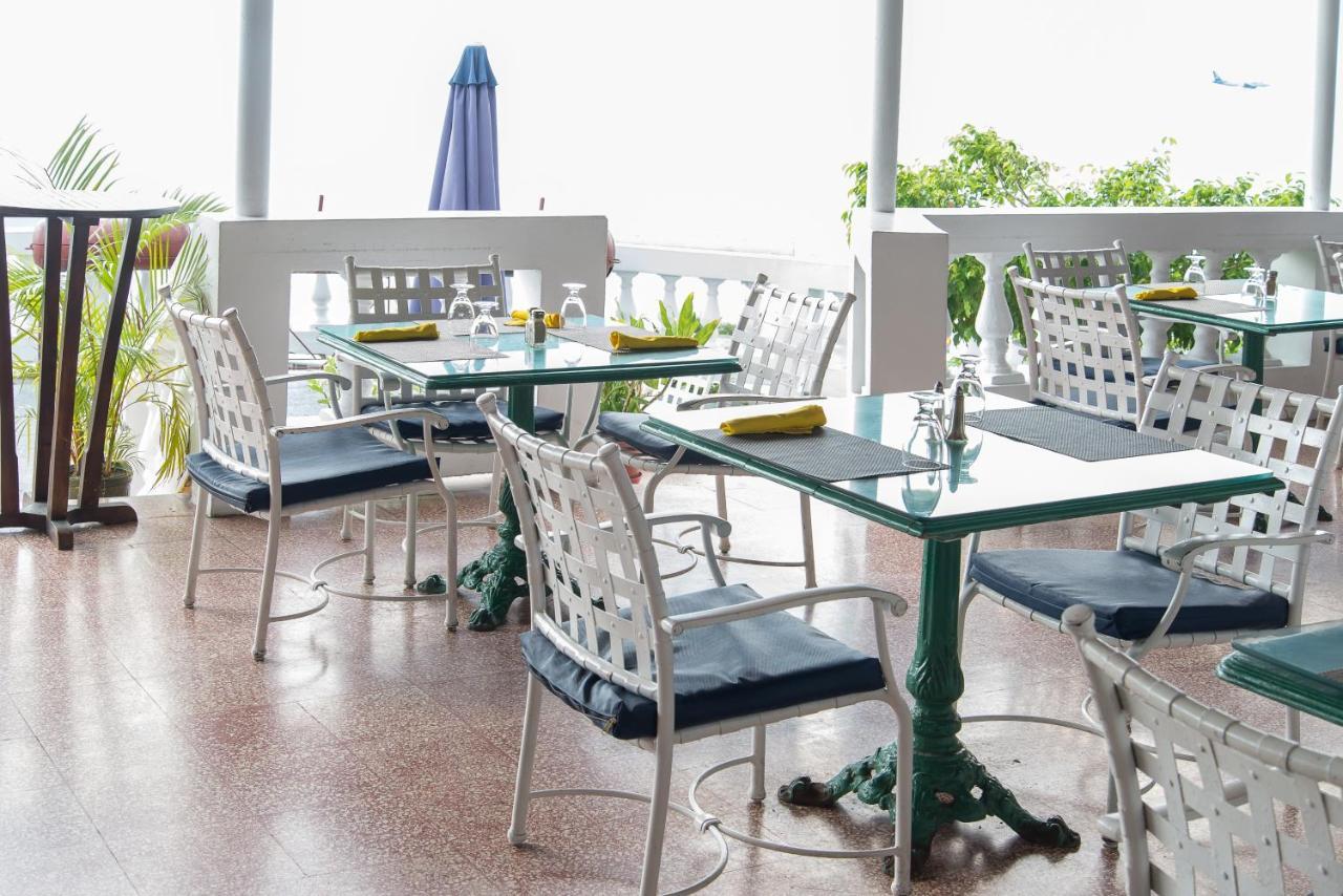 Deluxe Montego Bay Club Studio & Suites Экстерьер фото