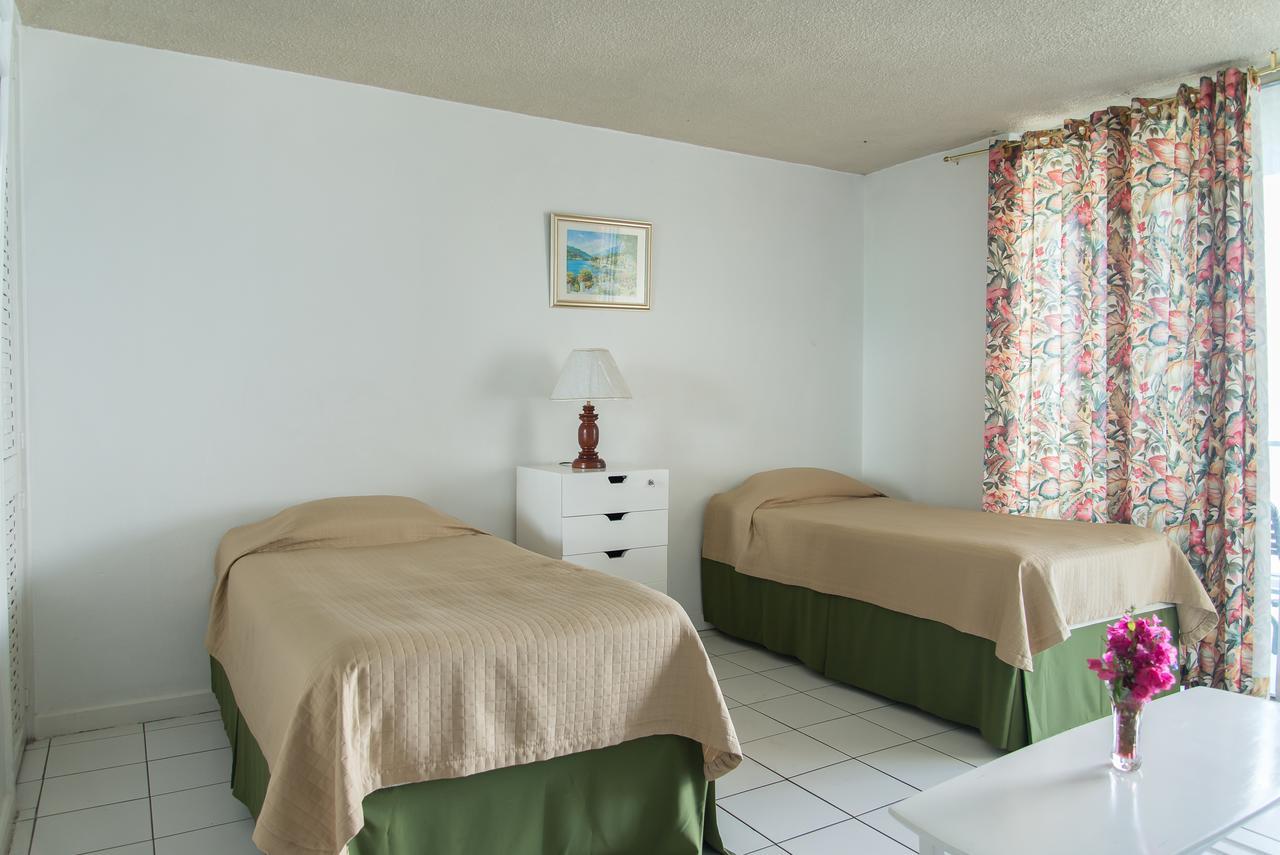 Deluxe Montego Bay Club Studio & Suites Экстерьер фото