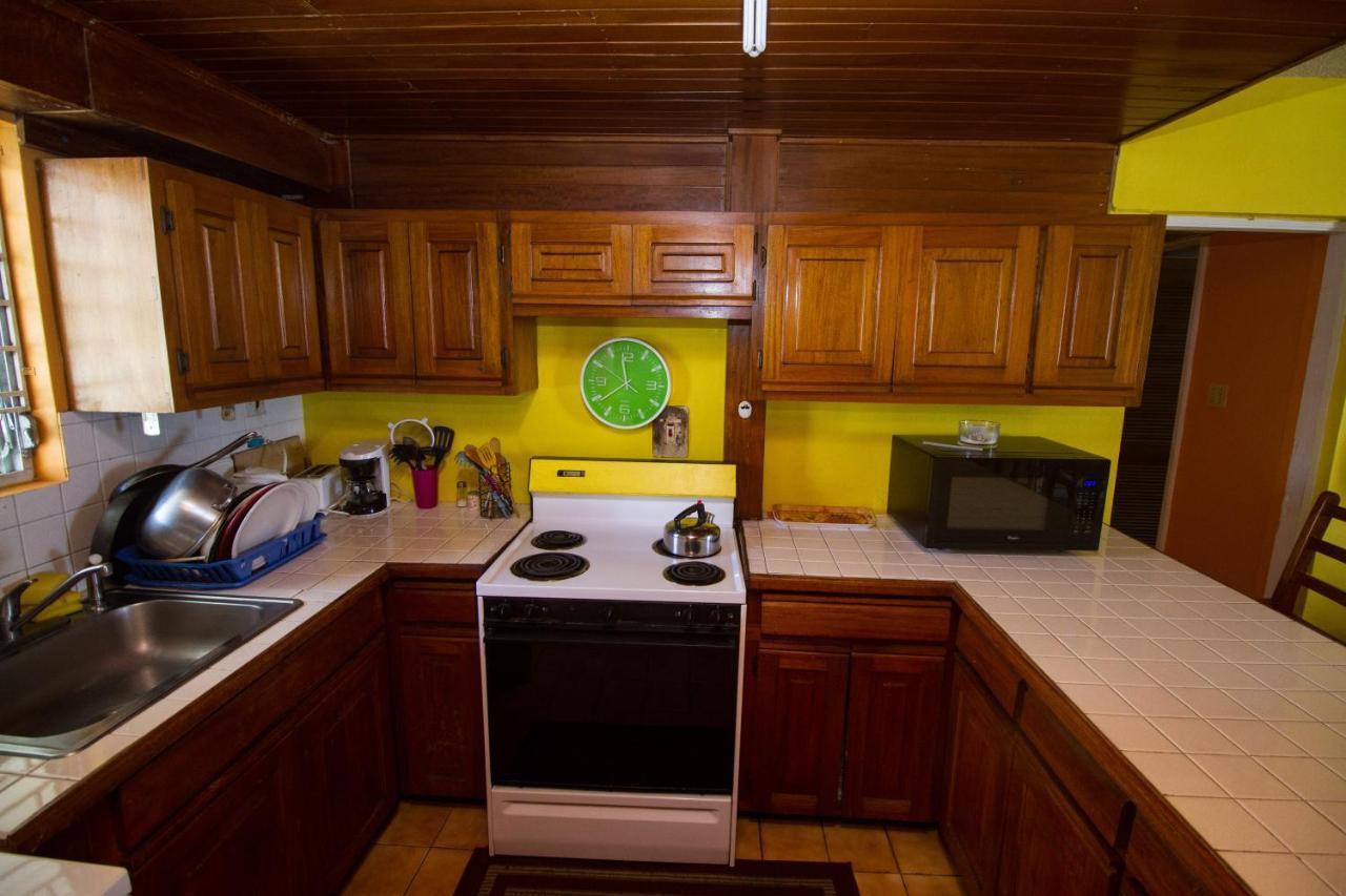 Deluxe Montego Bay Club Studio & Suites Экстерьер фото