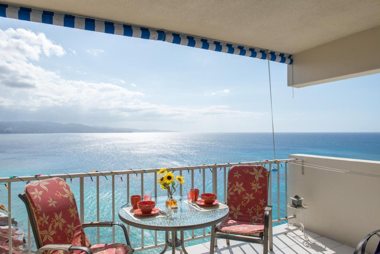 Deluxe Montego Bay Club Studio & Suites Экстерьер фото
